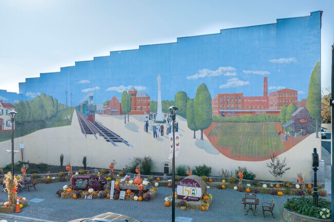 See the beautiful mural at Downtown Mural Park in Reidsville.