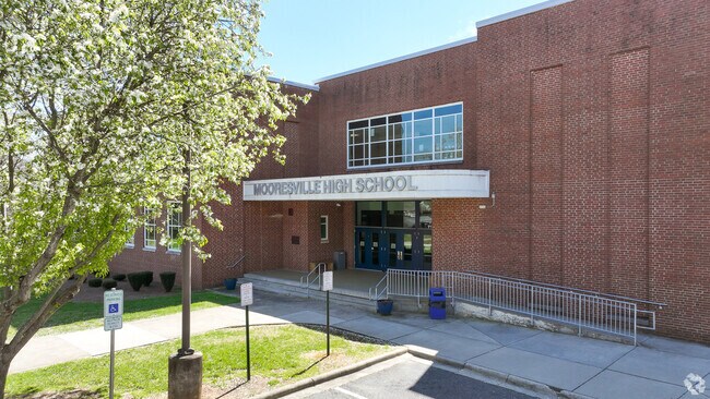 The entrance to Mooresville Senior High School.