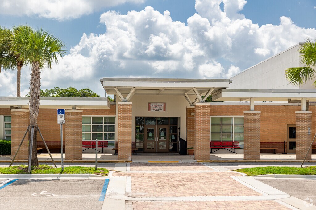 Highlands Elementary School in Immokalee welcomes students through a central main entrance.