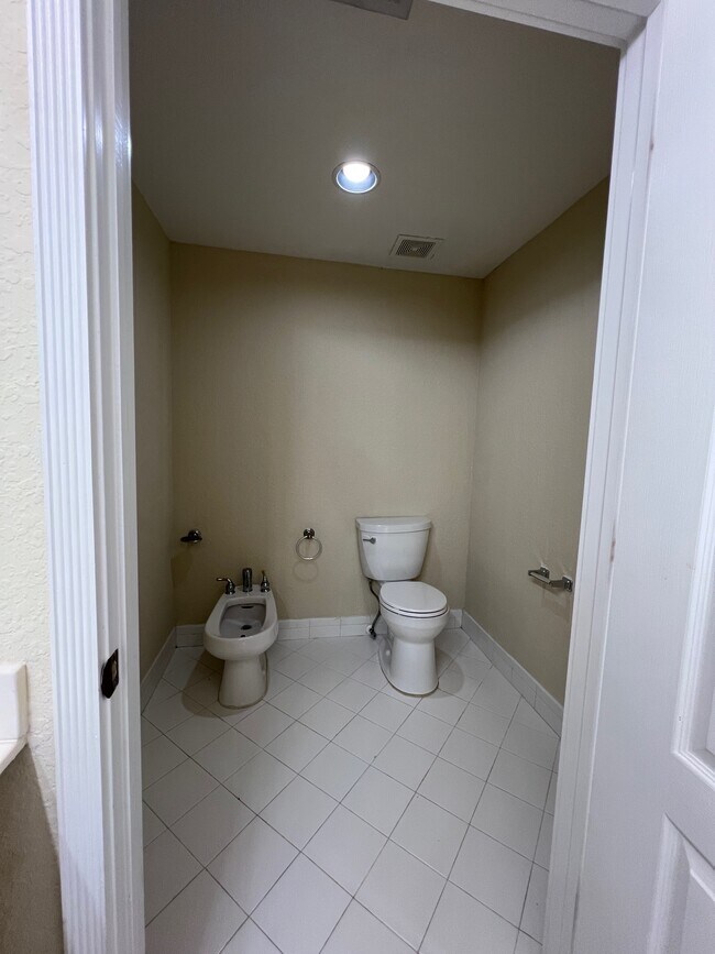 Captiva Doral Isles unit 103, Doral, FL 33178 - photo 5