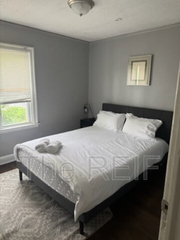 4400 Buckingham Ave unit Upper Unit, Detroit, MI 48224 - photo 5