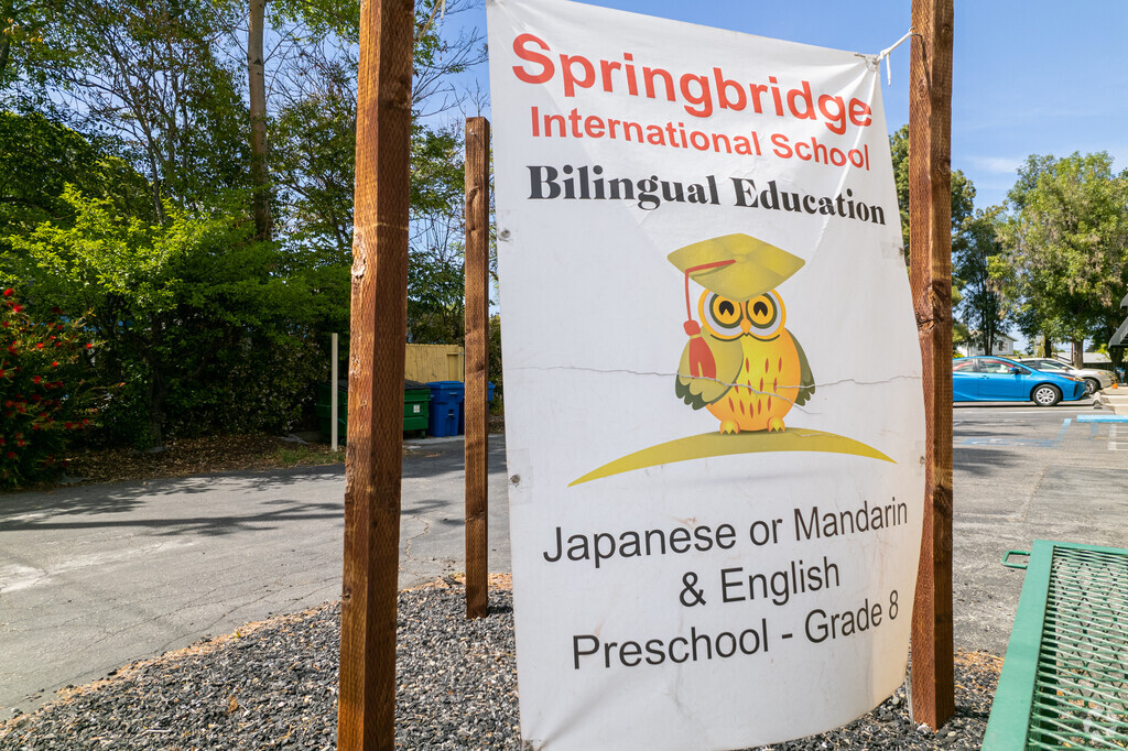 Springbridge International School offers a bilingual education for students in the community.