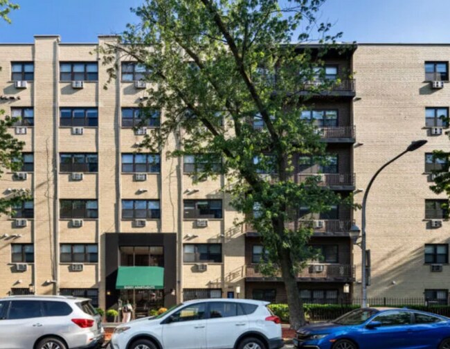 456 W Barry Ave unit 407, Chicago, IL 60657 - photo 2