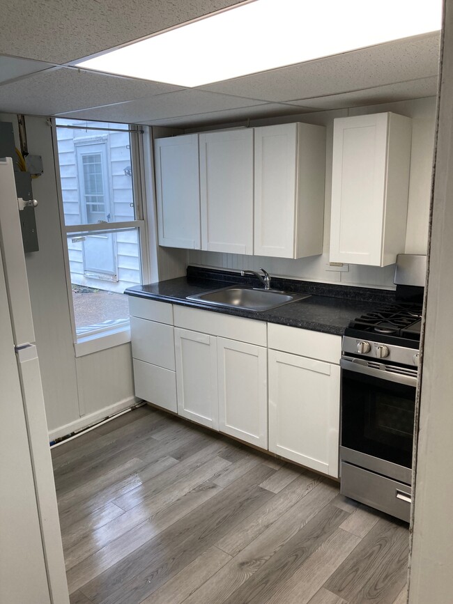 347 1/2 Kingwood St, Morgantown, WV 26501 - photo 4