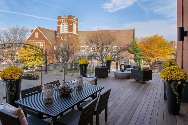Large Terrace Facing High St.