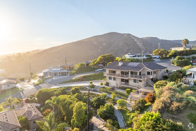 While most of Midtown has small homes, larger estates sit in the hills.