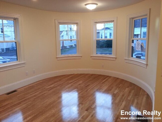 84 Linden St unit 7, Boston, MA 02134 - photo 4