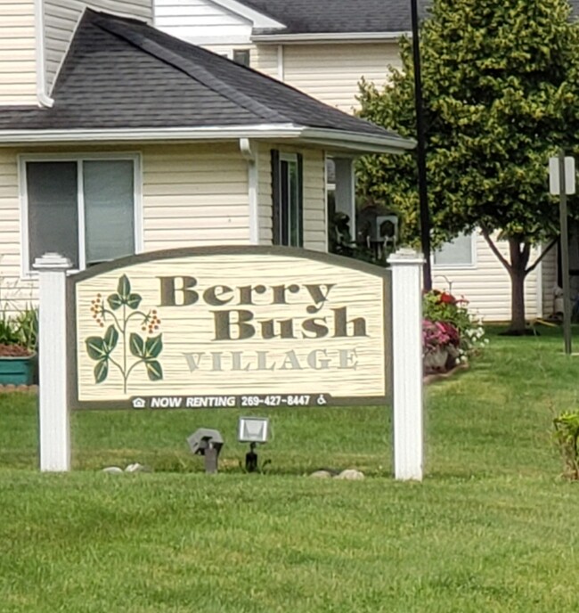333 Cemetery Rd, Bangor, MI 49013