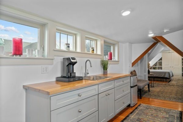 358 Broadway unit 3, Newport, RI 02840 - photo 3