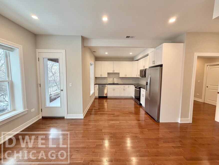 1709 W Lunt Ave unit 2, Chicago, IL 60626 - photo 1