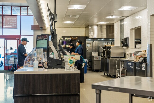 Quick deli orders at Safeway for lunch on the go near Carlmont