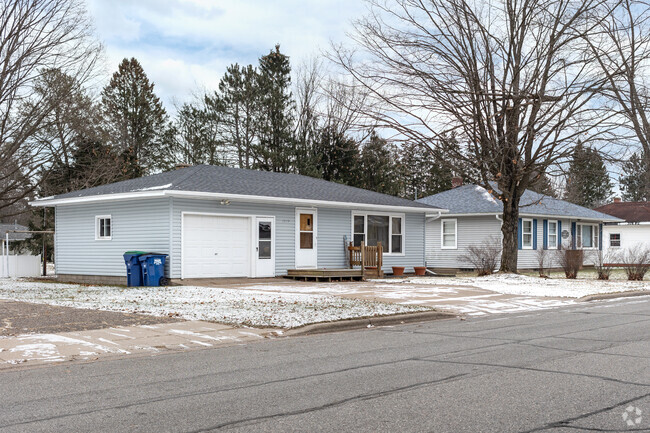 Ranch homes are common along the snowy streets of Riverview.