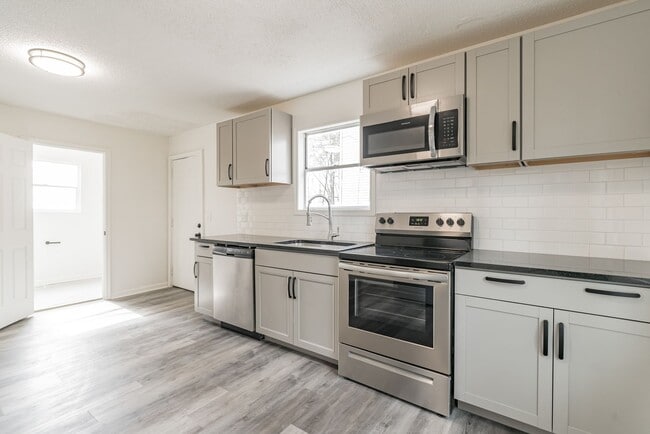 724 Sylvan Dr, Chattanooga, TN 37411 - photo 5