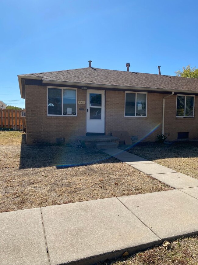 6411 E Cottonwood Ln, Wichita, KS 67207