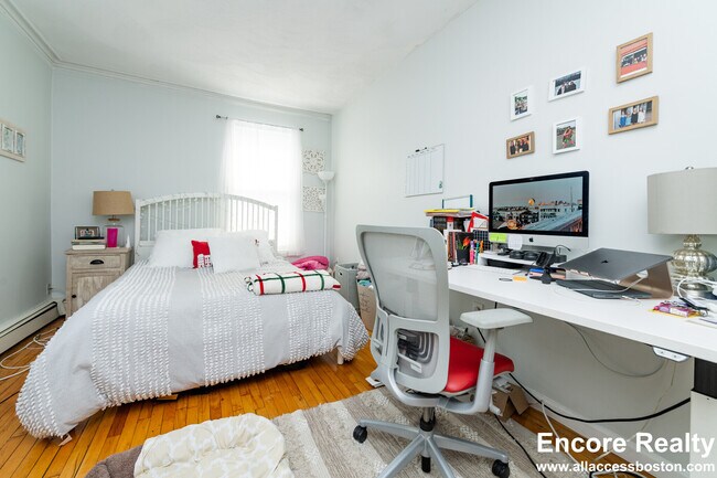 5 Munroe St unit 2, Somerville, MA 02143 - photo 6