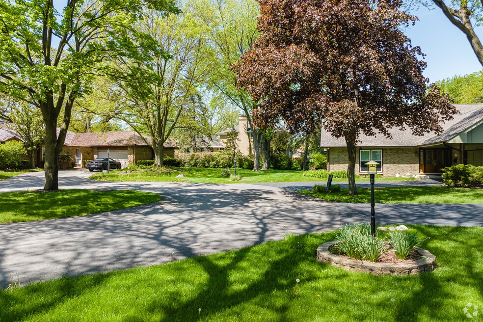 Neighborhood_Creekside_Rolling_Meadows_IL_533020_REWORK_V03_2024-01-26