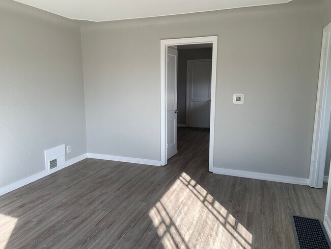 343 E Lakewood Blvd, Holland, MI 49424 - photo 5