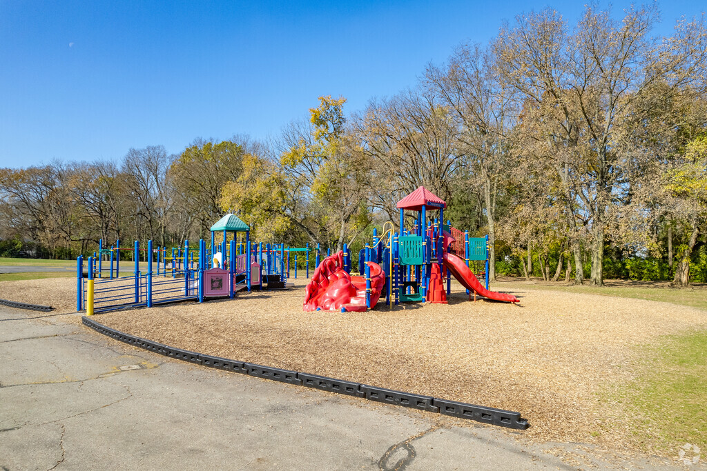 Ridgewood Elementary School is located in Upper Arlington, Hilliard, Ohio.