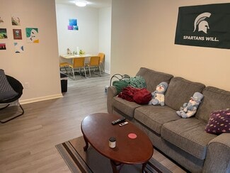 5004 S Hagadorn Rd Unit 17, East Lansing, MI 48823