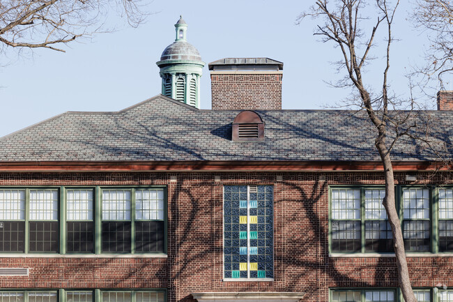 47% of students at Eleanor Van Gelder School in Edgewater, NJ are proficient in reading.
