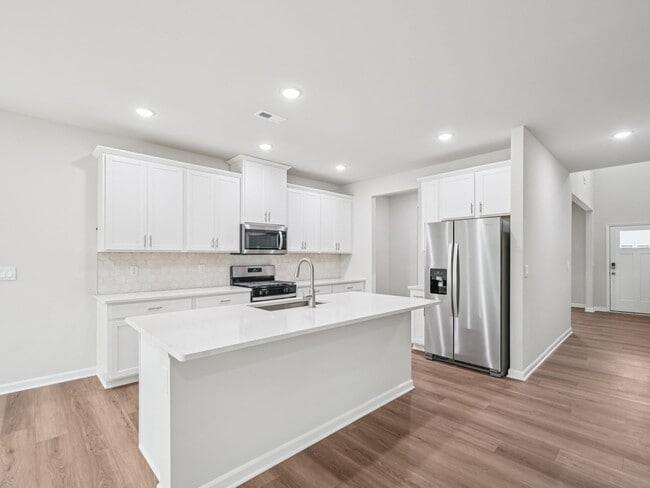 3857 Rosebush Dr, Zebulon, NC 27597 - photo 2