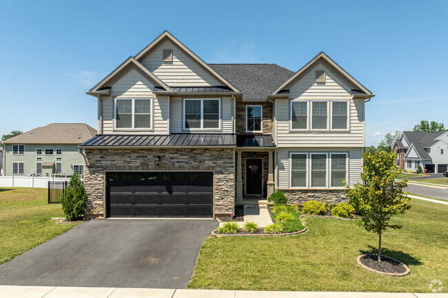 New traditional homes in Middletown-Northampton County feature two-car garages.