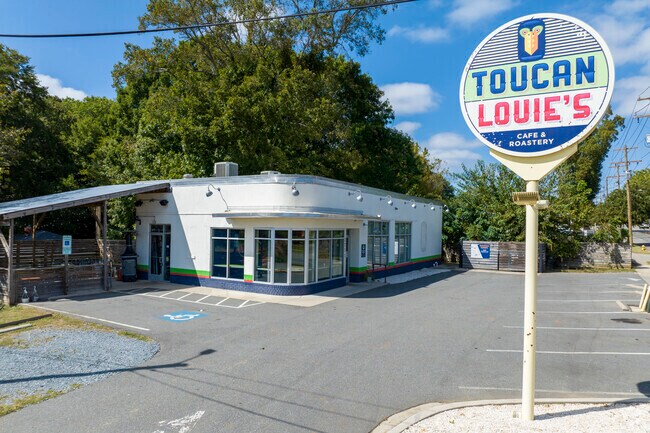 Toucan Louie's is a great place for Oakview Terrace locals to enjoy a fabulous breakfast.