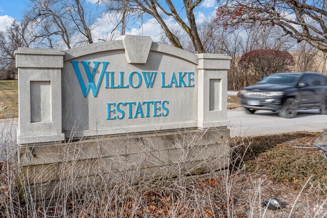 Willow Lake Estates is located in the vibrant, award-winning city of Elgin, IL.