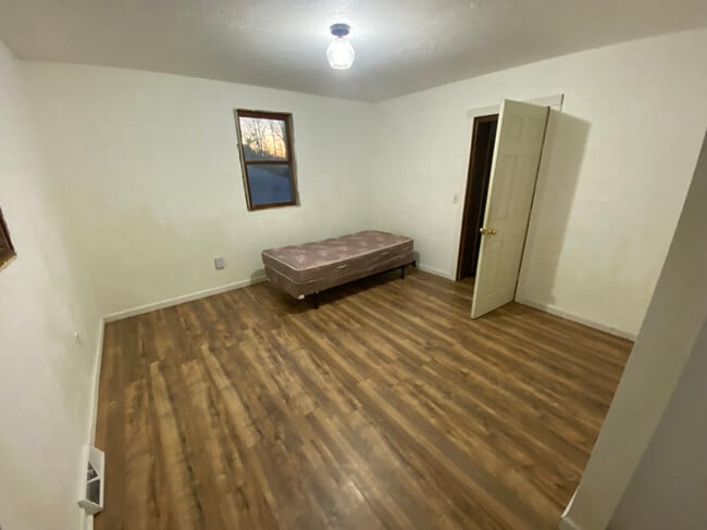 2085 Cedar St, Holt, MI 48842 - photo 7