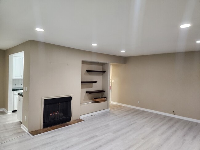 1242 S Barrington Ave unit 104, Los Angeles, CA 90025 - photo 5