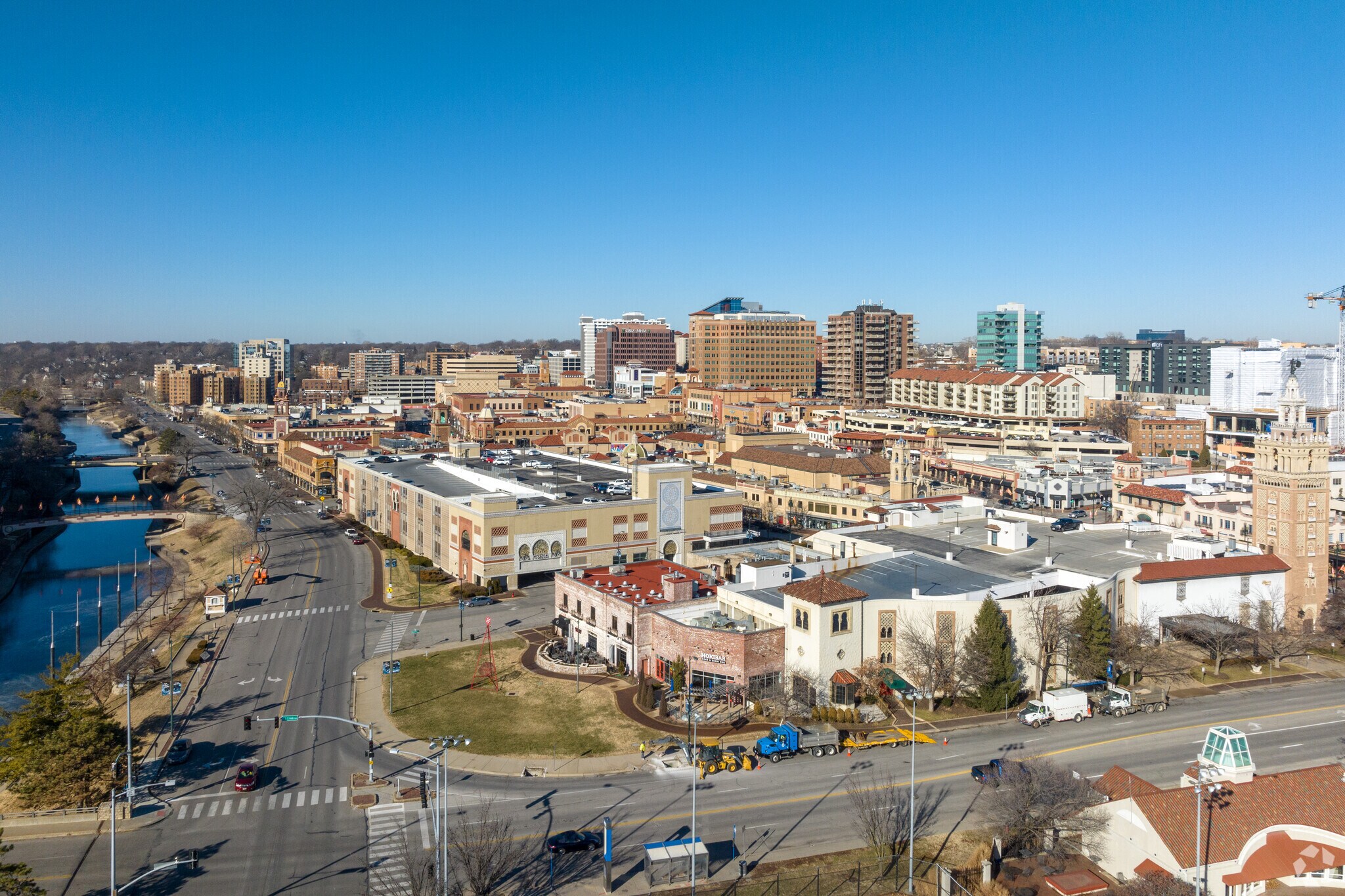 Country Club Plaza overview.
