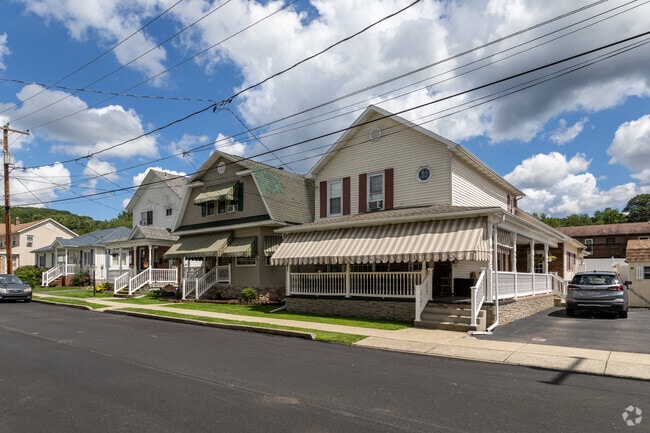 There's plenty of on-street parking on the wide streets in Archbald.