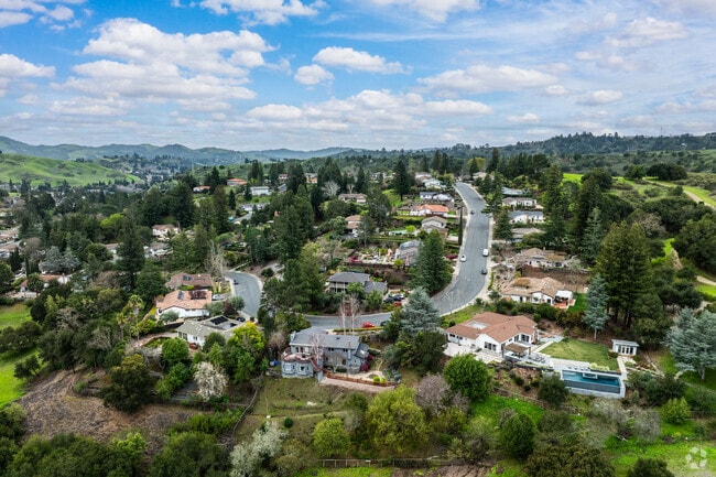 With beautiful landscaping and hillside views, homes in Campolindo are truly inviting.