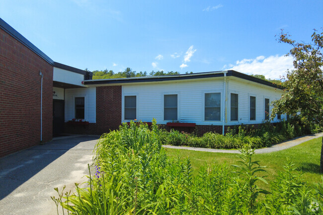 Phipppsburg Elementary has an overall grade of B- on Niche.