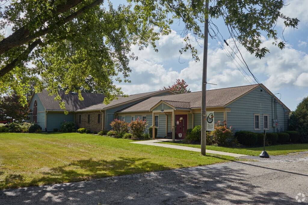 New Life Christian Academy provides education in the neighborhood of 
Outlying Lake County