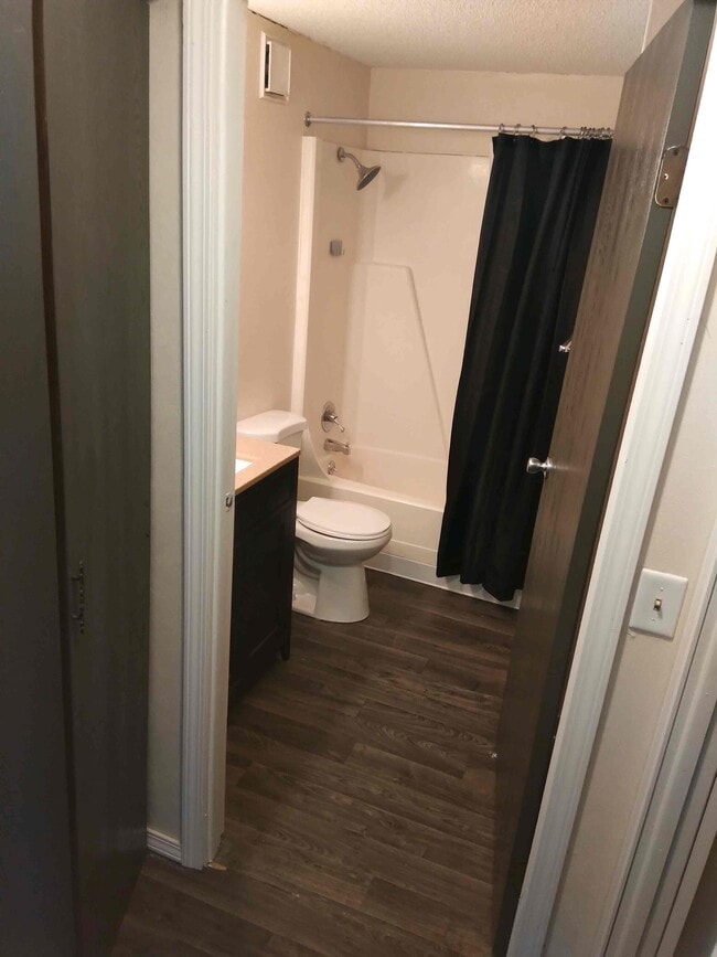 Cedarwood, Goshen, IN 46526 - photo 7