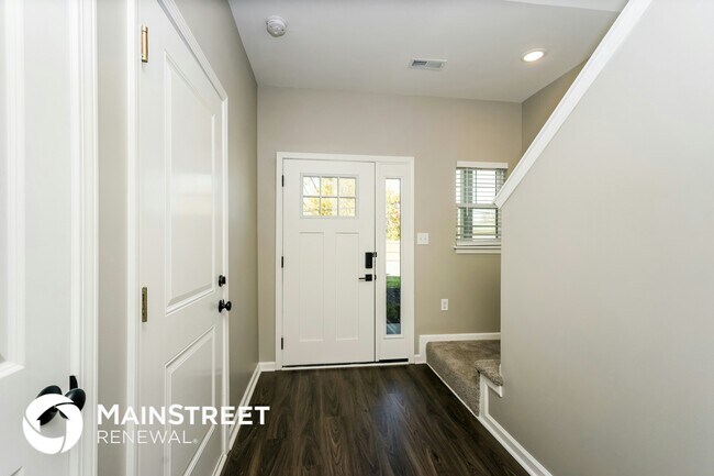 2924 Paddle Wheel Dr, Jeffersonville, IN 47130 - photo 5