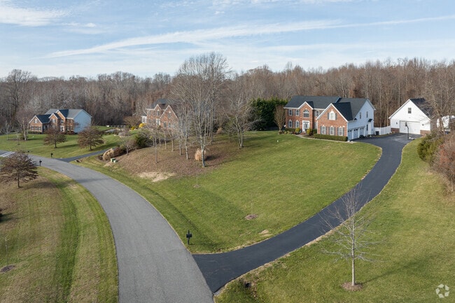 Large yards and vast driveways of the large colonial homes in Sunderland.