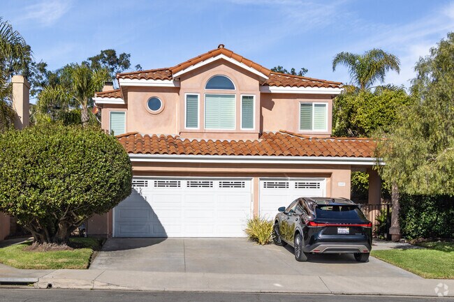 According to the community association, the Niguel Summit neighborhood has over 1,400 homes across 12 subdivisions, many of which have an HOA.