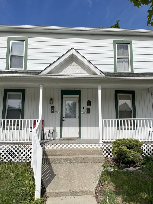 906 1/2 S Mulberry St Unit 906 and a half, Troy, OH 45373