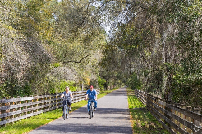 The Hawthorne Trail connects Keystone Heights to surrounding cities.