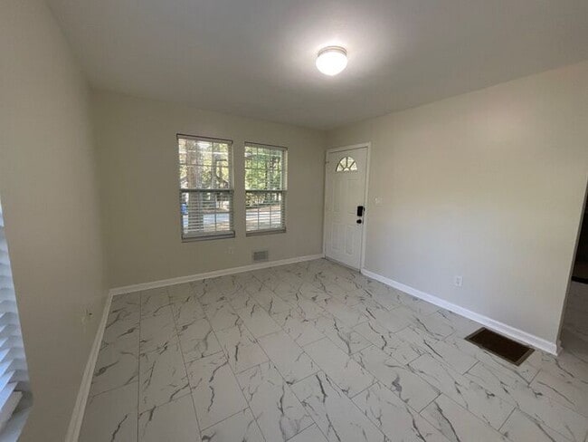 728 Gary Rd NW, Atlanta, GA 30318 - photo 3