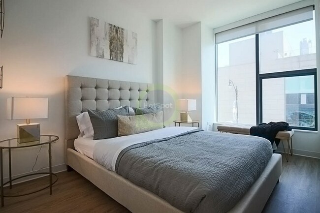 818 W Van Buren St, Chicago, IL 60607 - photo 7