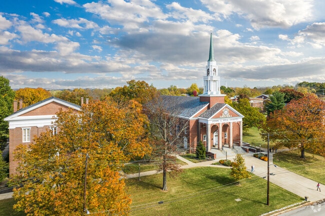 Georgetown College offers local students over 40 undergraduate degree programs.
