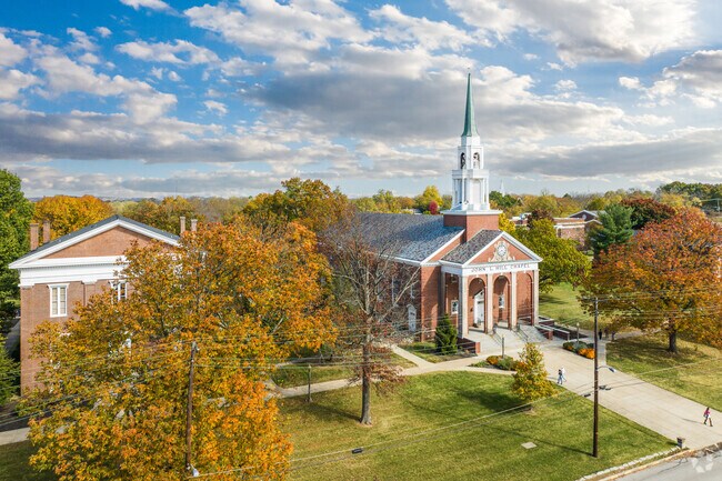 Georgetown College offers local students over 40 undergraduate degree programs.