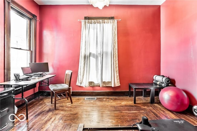 349 W Broadway St, Greenwood, IN 46142 - photo 5