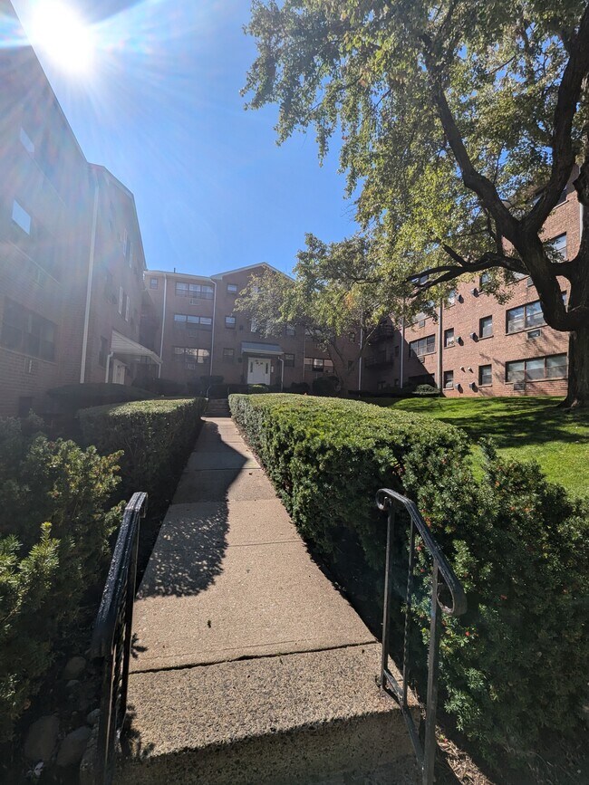 214 Prospect Ave Unit 3A, Hackensack, NJ 07601