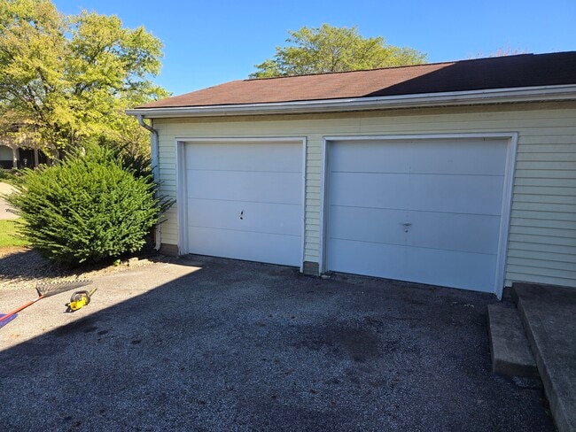 5645 Chatford Dr, Columbus, OH 43232 - photo 3