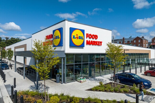 Many Perring Loch residents do their grocery shopping at the Northwood Commons in Perring Loch.