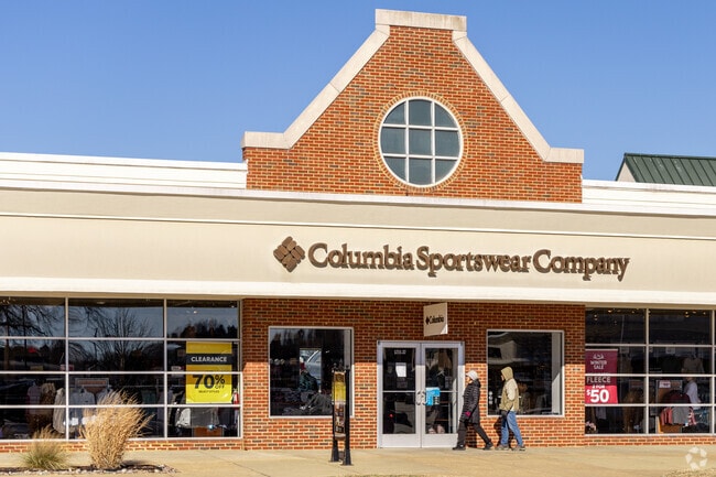 Williamsburg Premium Outlets has 135 stores along Richmond Rd.